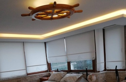 Cumhuriyet Apartment | Flat with Garden and Balcony in Seferihisar
