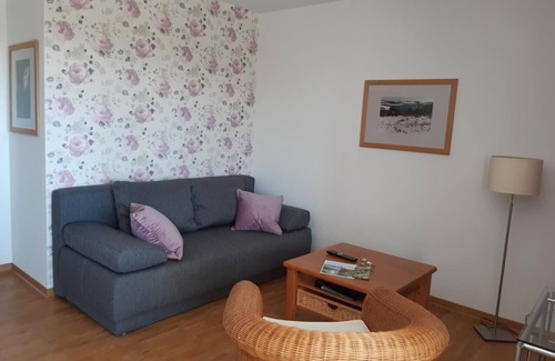 Lutzerath Apartment | Flat with garden, barbecue and panoramic view