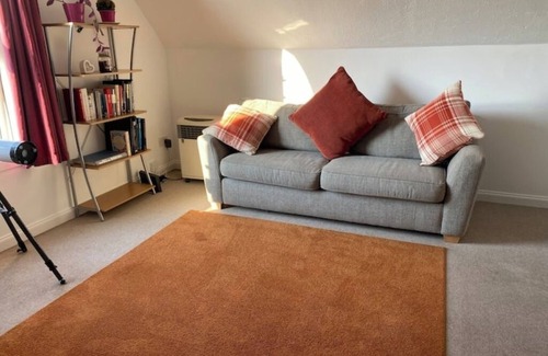 Margate Apartment | Flat with lovely view of sea. Parking space.