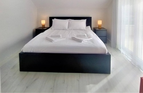 Konyaalti Apartment | Flat with Mountain View and Balcony in Antalya