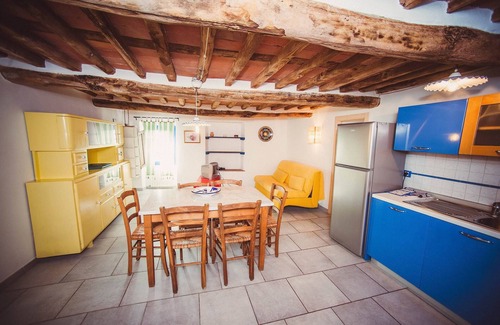 Massa Apartment | Flat with terrace,A/C, Wi-Fi, pool, e-car charging station, family friendly