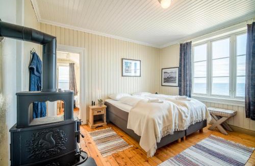 Midsund Municipality Resort | Flatflesa Fyr - by Classic Norway Hotels