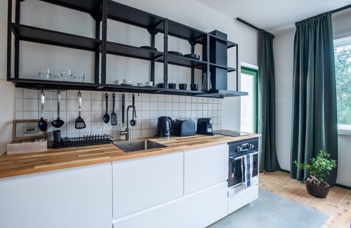 Mitte Apartment | Flattering Berlin 5-14