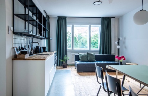 Mitte Apartment | Flattering Berlin 5-14