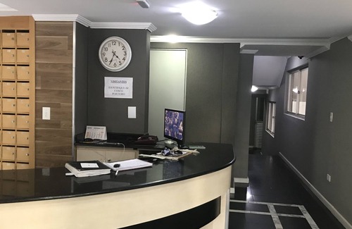 Bigorrilho Apartment | Flawless kit!Business, tourism. Sleeps 2 people.