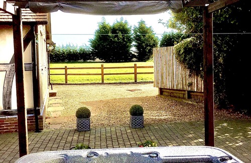 Wesham House | FLETCHERS HALL LYTHAM HEATED COVERED POOL&HOT TUB, 6 HOLE FOOTBALL GOLF&TENNIS