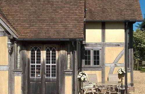 Wesham House | FLETCHERS HALL LYTHAM HEATED COVERED POOL&HOT TUB, 6 HOLE FOOTBALL GOLF&TENNIS