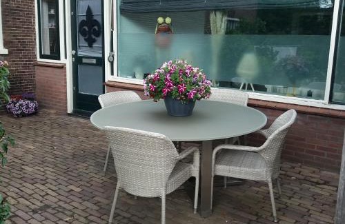 Lisse Apartment | Fleurdelis