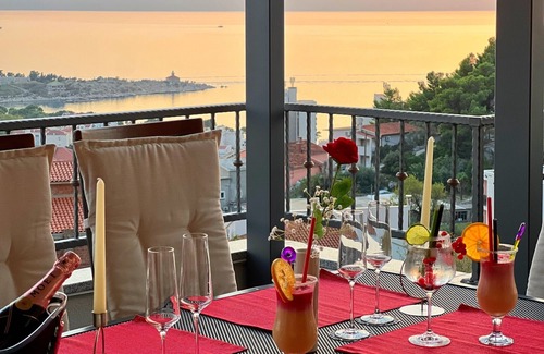 Makarska Apartment | FLEXIBLE ARRIVAL! Fantastic penthouse with terrace and sea view, three bedrooms