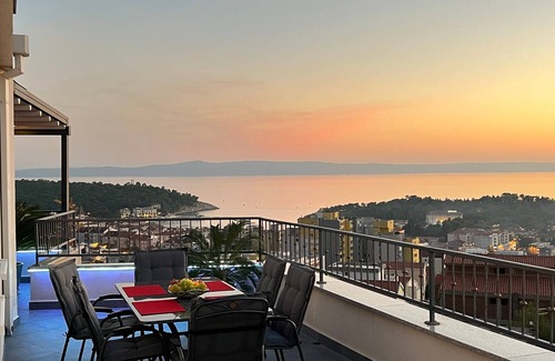 Makarska Apartment | FLEXIBLE ARRIVAL! Fantastic penthouse with terrace and sea view, three bedrooms