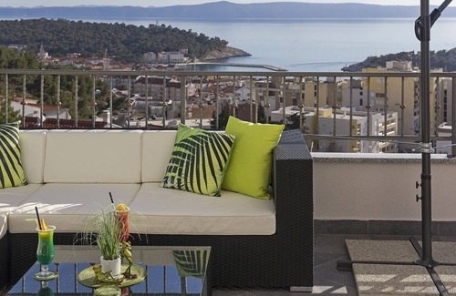 Makarska Apartment | FLEXIBLE ARRIVAL! Fantastic penthouse with terrace and sea view, three bedrooms