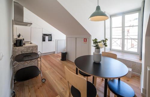 Santa Maria Maior Apartment | FLH Bacalhoeiros River View Flat