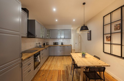 Encarnacao Apartment | FLH Bairro Alto Spacious Apartment