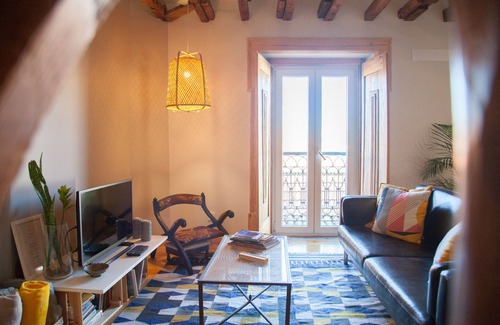 Sacramento Apartment | FLH Duque Mezzanine with View