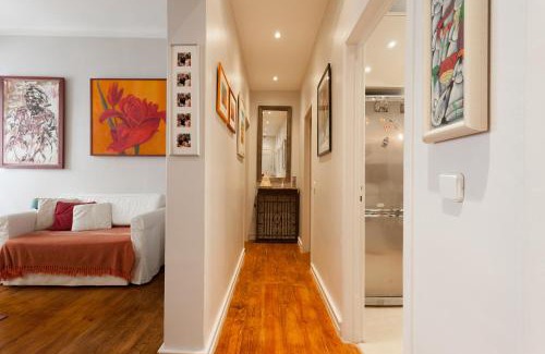 Lisbon Old Town Apartment | FLH Janelas Verdes Charming Flat