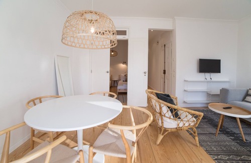 Santos Apartment | FLH Madragoa Bright Place