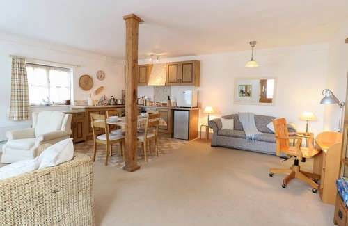 Dunmow Cottage | FLINK'S BARN, romantic, character holiday cottage in Thaxted