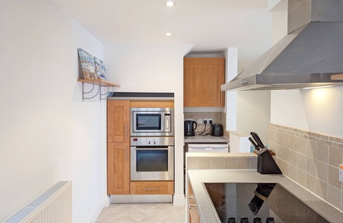 Emsworth Cottage | Flint Cottage , Emsworth - a cottage that sleeps 4 guests in 2 bedrooms