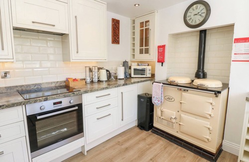 Richmond Cottage | FLINTS COTTAGE, pet friendly, character holiday cottage in Richmond