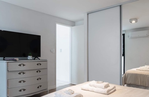 Colegiales Condo | Fliphaus + Salvador 5800 'A' - 4 Bd Pool & BBQ