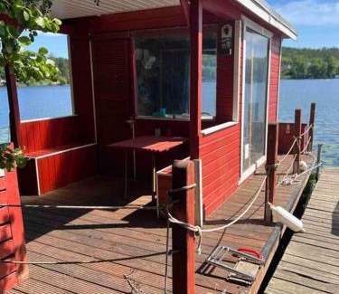 Woltersdorf Boat Rental | Floß Casanova