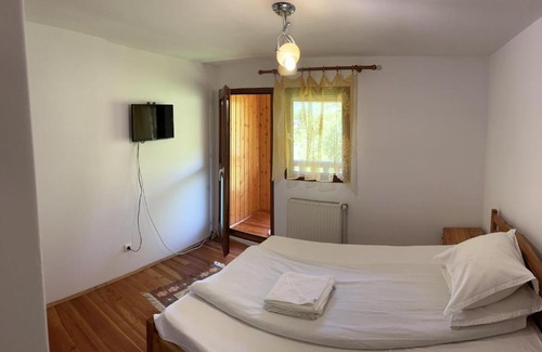 Albac House | Floare de colț