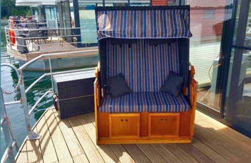 Vynen House | Floating 44 Komfortable Hausboote bei Xanten mit Tollem Seeblick