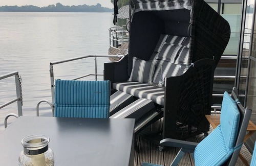 Vynen House | Floating 44 Komfortable Hausboote bei Xanten mit Tollem Seeblick