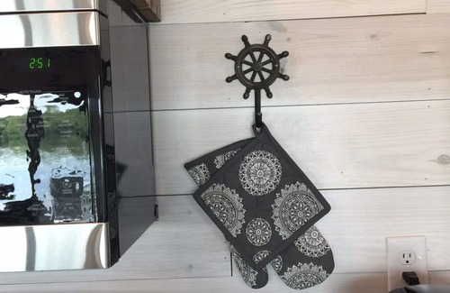 Fairbanks Boat Rental | FLOATING Apartment. Enchanting Lake Views, Sunsets, FUN
