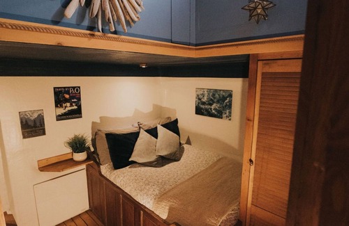 Ucluelet Bed & Breakfast | Floating Bed & Breakfast