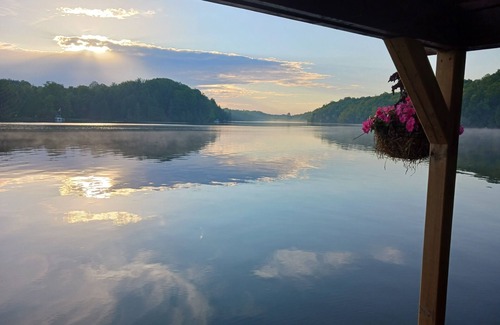 Rideau Lakes Boat Rental | Floating Bunkie Glamping @ Big Crosby Lake