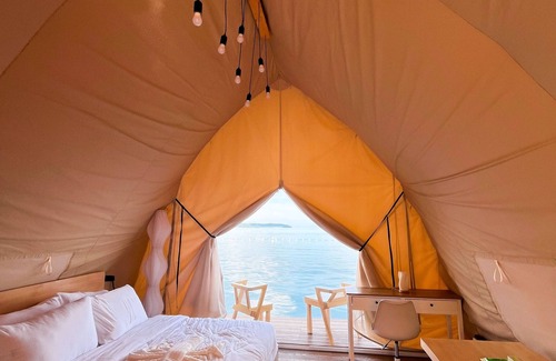 Kaputian Boat Rental | Floating Home in Reef Resort Unit 7