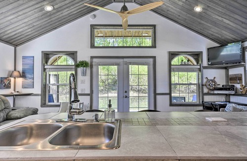 Vancouver House | Floating Home on Columbia River w/Provided Kayaks