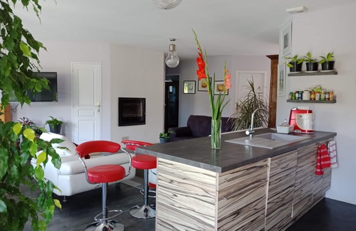 Le Langon House | FLOATING HOUSE, POOL, HAMMAM, SAUNA, BALNEO