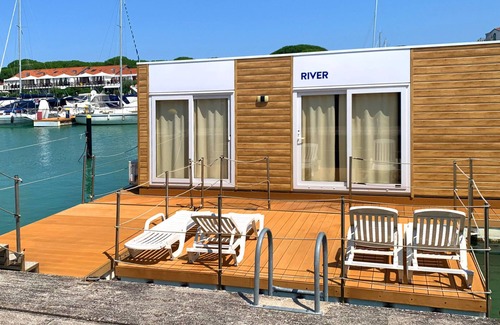 Lignano Riviera Boat Rental | Floating Resort