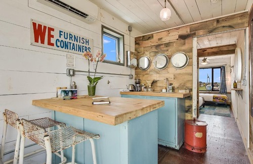 Round Top House | Flophouze Shipping Container Hotel - Houze 2