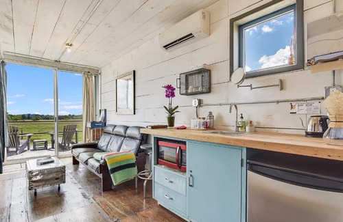 Round Top House | Flophouze Shipping Container Hotel - Houze 3