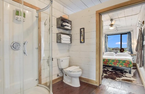 Round Top House | Flophouze Shipping Container Hotel - Houze 3