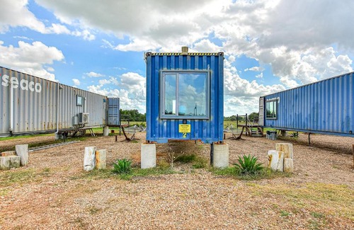 Round Top House | Flophouze Shipping Container Hotel - Houze 3