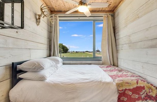 Round Top Apartment | Flophouze Shipping Container Hotel