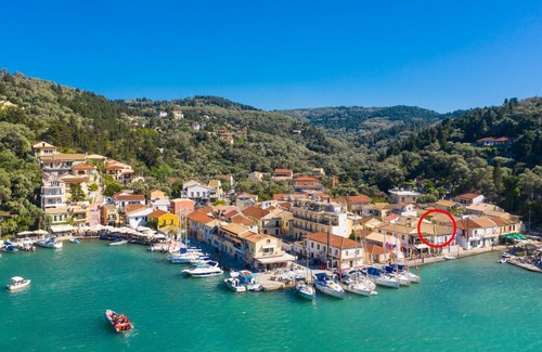 Lakka Apartment | Flora Maisonettes 2: Walk to Beach, A/C, WiFi, Car Not Required