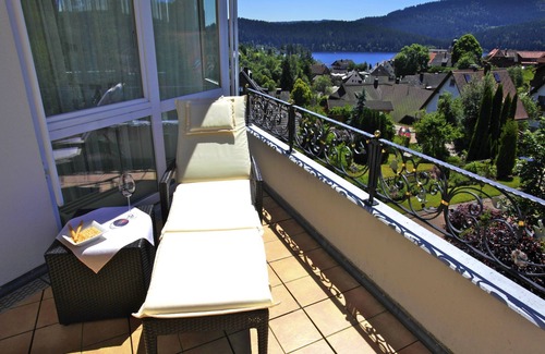 Schluchsee Apartment | Flora suite with shower/WC and balcony