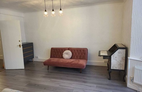 Weston-super-Mare Cottage | FLORENCE BEACH HOUSE, character holiday cottage in Weston-Super-Mare