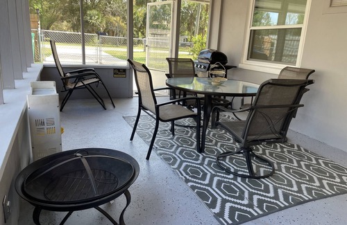 Chassahowitzka House | Florida springs minutes from you@Chassdoorway