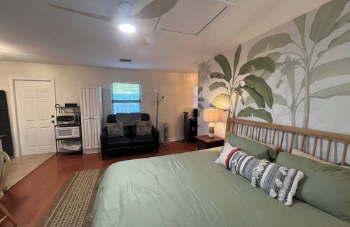 Wellington Apartment | Florida-Themed studio Apartment in Wellington