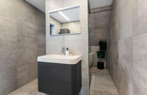 Fredrikstad Villa | Flott moderne hus langs elven!