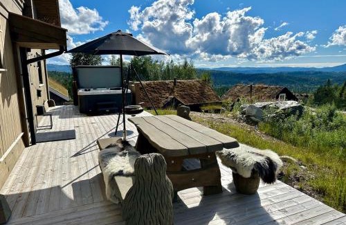 Rauland House | Flott moderne hytte i Holterdalen, 4 soverom, 2 bad, Jacuzzi, garasje