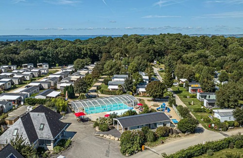 Douarnenez House | Flower Camping Le Kerleyou * - Mobile home Premium 28m2 - 2 bedrooms - covered terrace - TV + sheets + towels 5 people