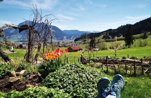 Schwanden House | Flower Oasis Allgäu Comfortable holiday residence