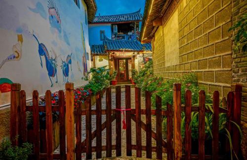 Dayan Old Town House | Flower Without Boundary 凡花无界
